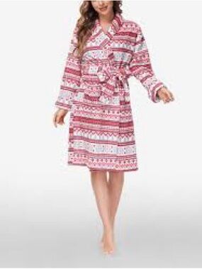 NWT Beautyrest Women's Printed Plush Robe Size:Small